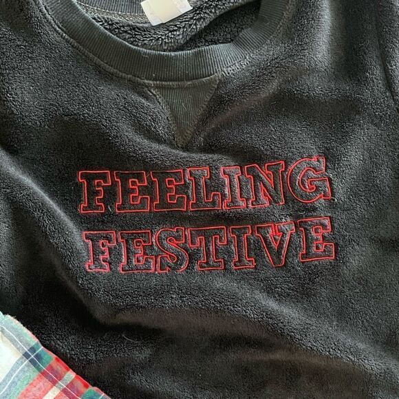 Wonder Shop Feeling Festive Plush Sleep Sweatshirt Medium - Picture 3 of 11